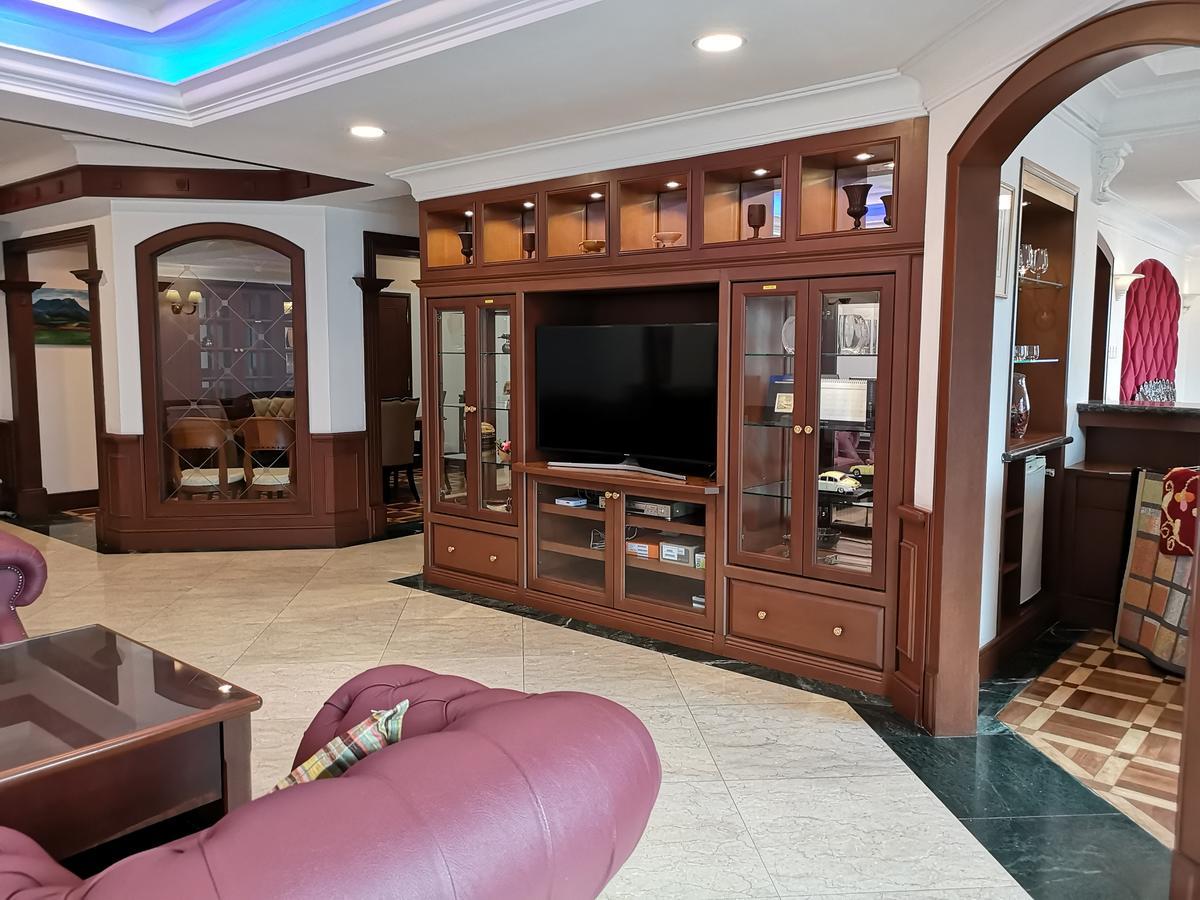 Marina Court Luxury Penthouse Aparthotel Kota Kinabalu Eksteriør bilde