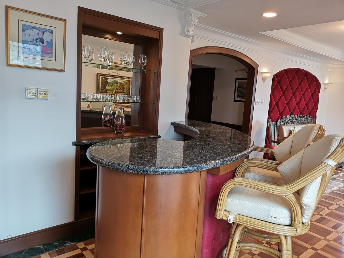 Marina Court Luxury Penthouse Aparthotel Kota Kinabalu Eksteriør bilde