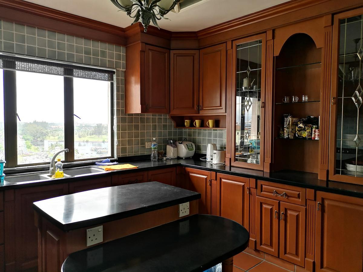 Marina Court Luxury Penthouse Aparthotel Kota Kinabalu Eksteriør bilde