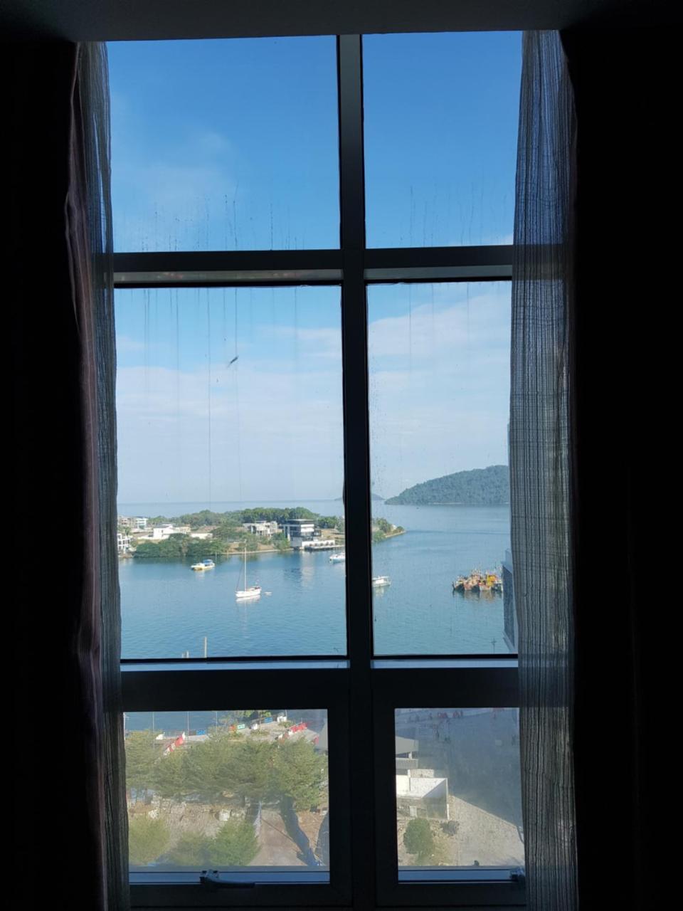 Marina Court Luxury Penthouse Aparthotel Kota Kinabalu Eksteriør bilde