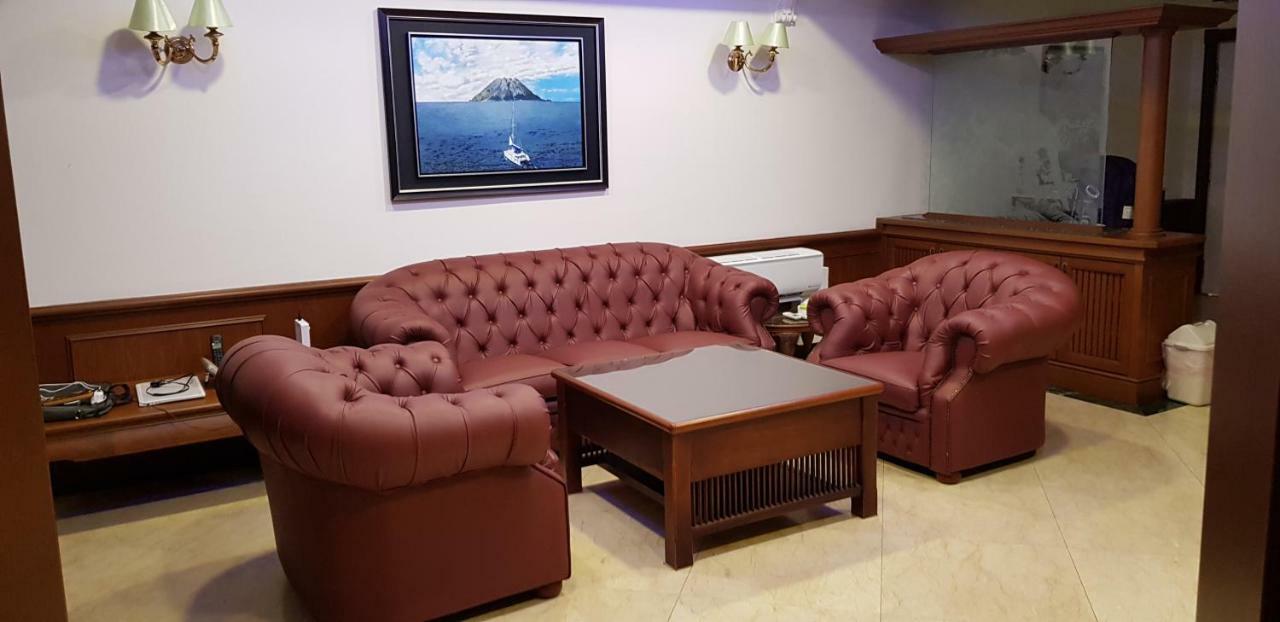 Marina Court Luxury Penthouse Aparthotel Kota Kinabalu Eksteriør bilde